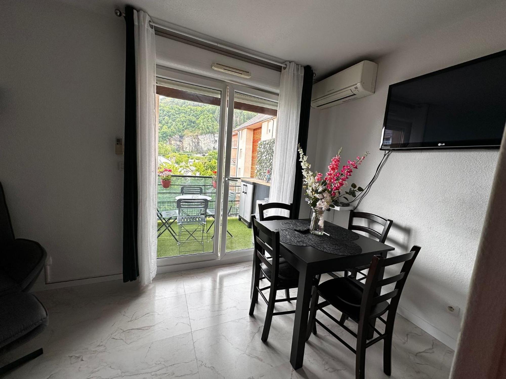 Ararat Apartment Лурд Екстериор снимка