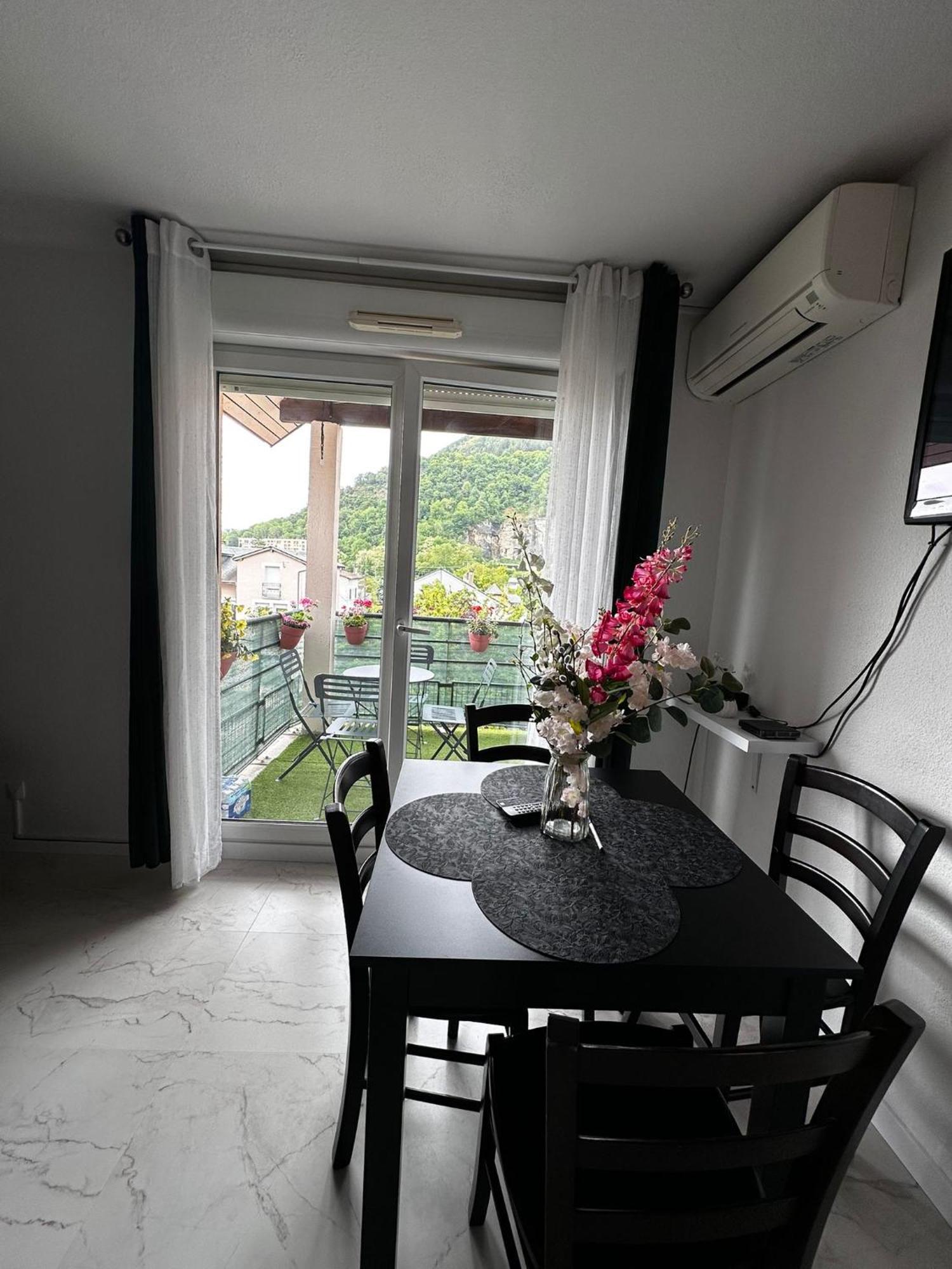 Ararat Apartment Лурд Екстериор снимка